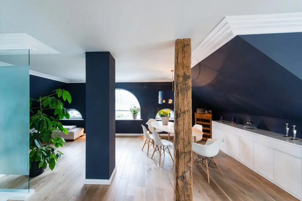 AD21 ART DECO 2M NMC Ceiling Coving in a stylish dining space | DecorMania UK